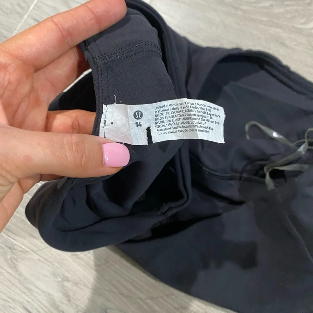 lululemon athletica chic black